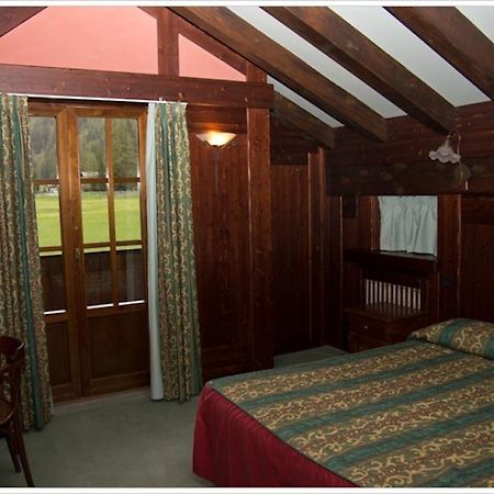 Hotel California Champoluc Exterior photo