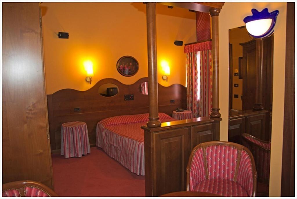 Hotel California Champoluc Exterior photo