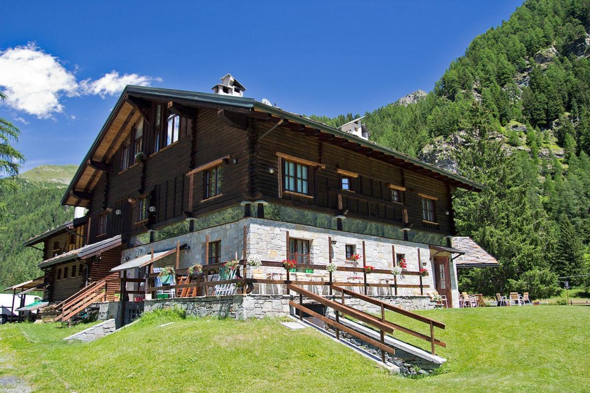 Hotel California Champoluc Exterior photo